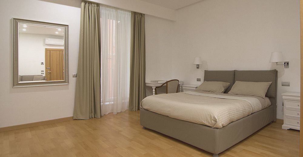 La Strada Parlata Hotell Napoli Eksteriør bilde